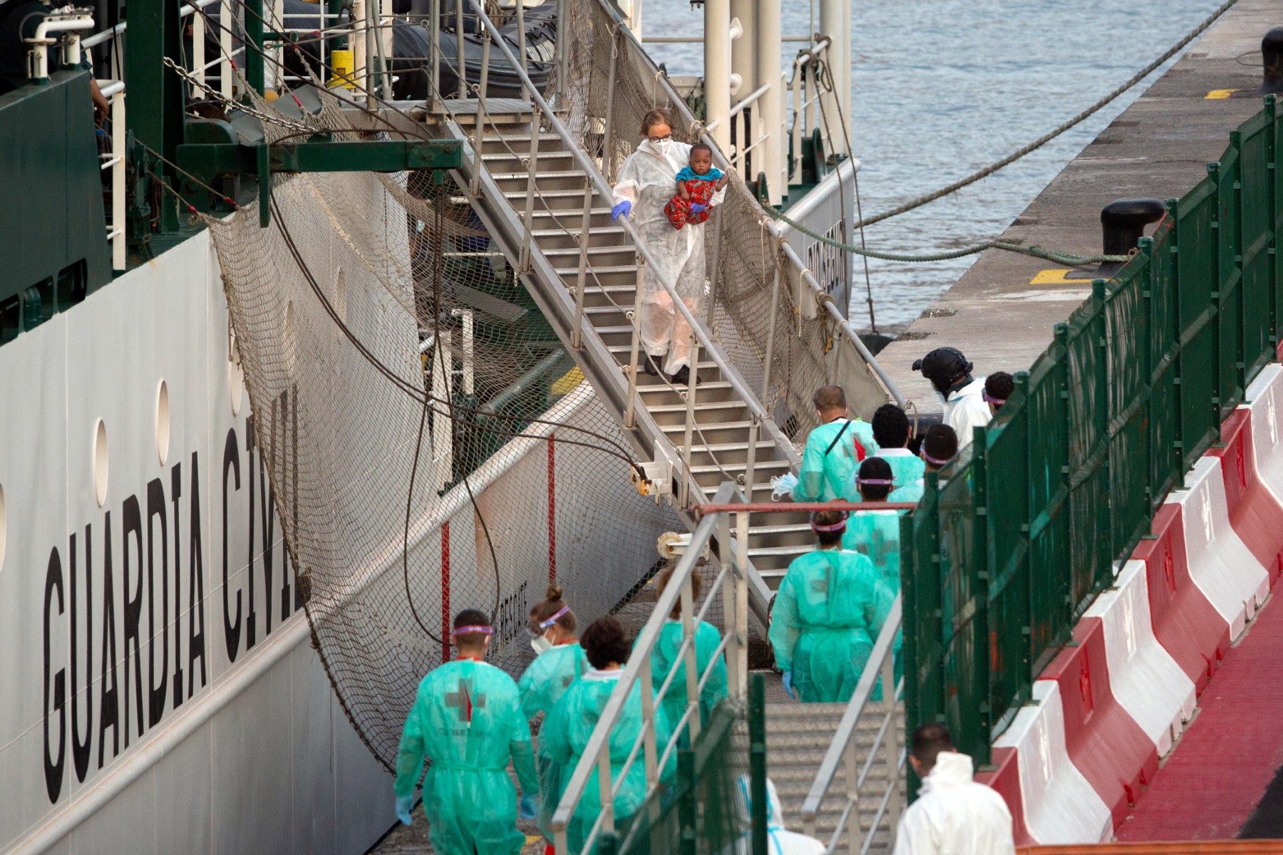 Espagne: une femme enceinte retrouvée morte à bord d'un bateau de migrants