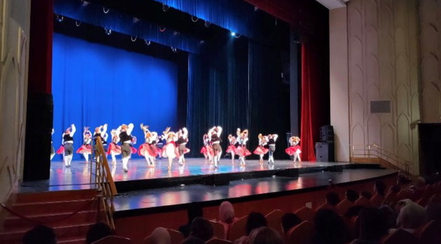 Le nouveau ballet de l'Opéra d'Alger présente «L'Espérance», une chorégraphie haute en couleurs