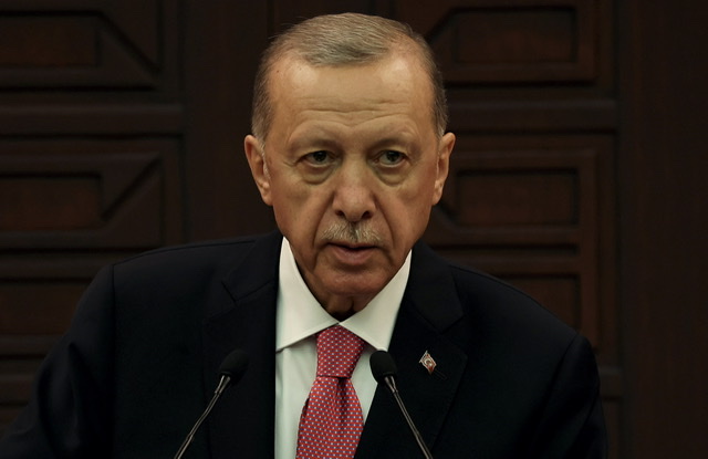 Erdogan entame son troisième mandat de président sous un déluge