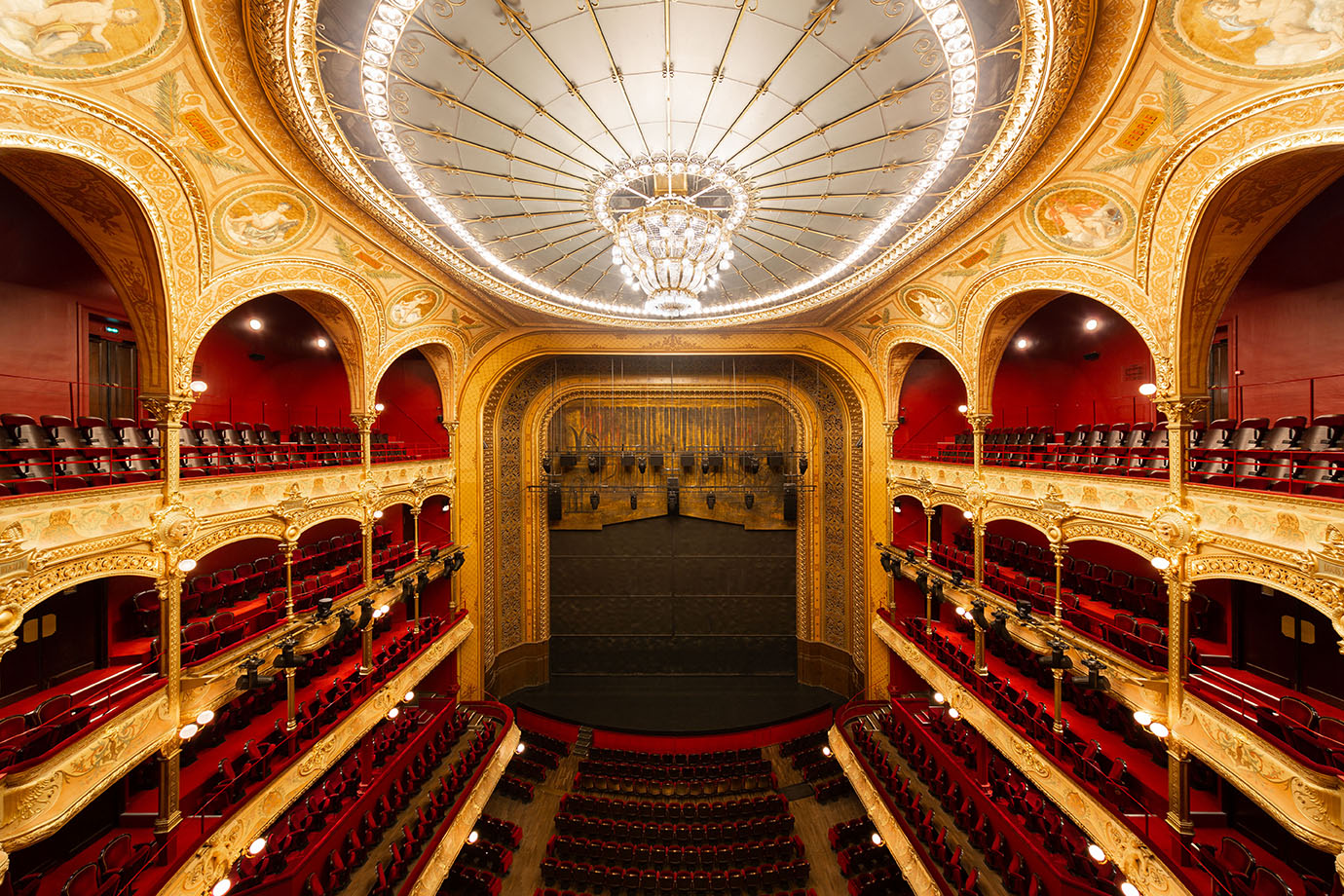 Insolite : les visites guidées chantées du Théâtre du Châtelet
