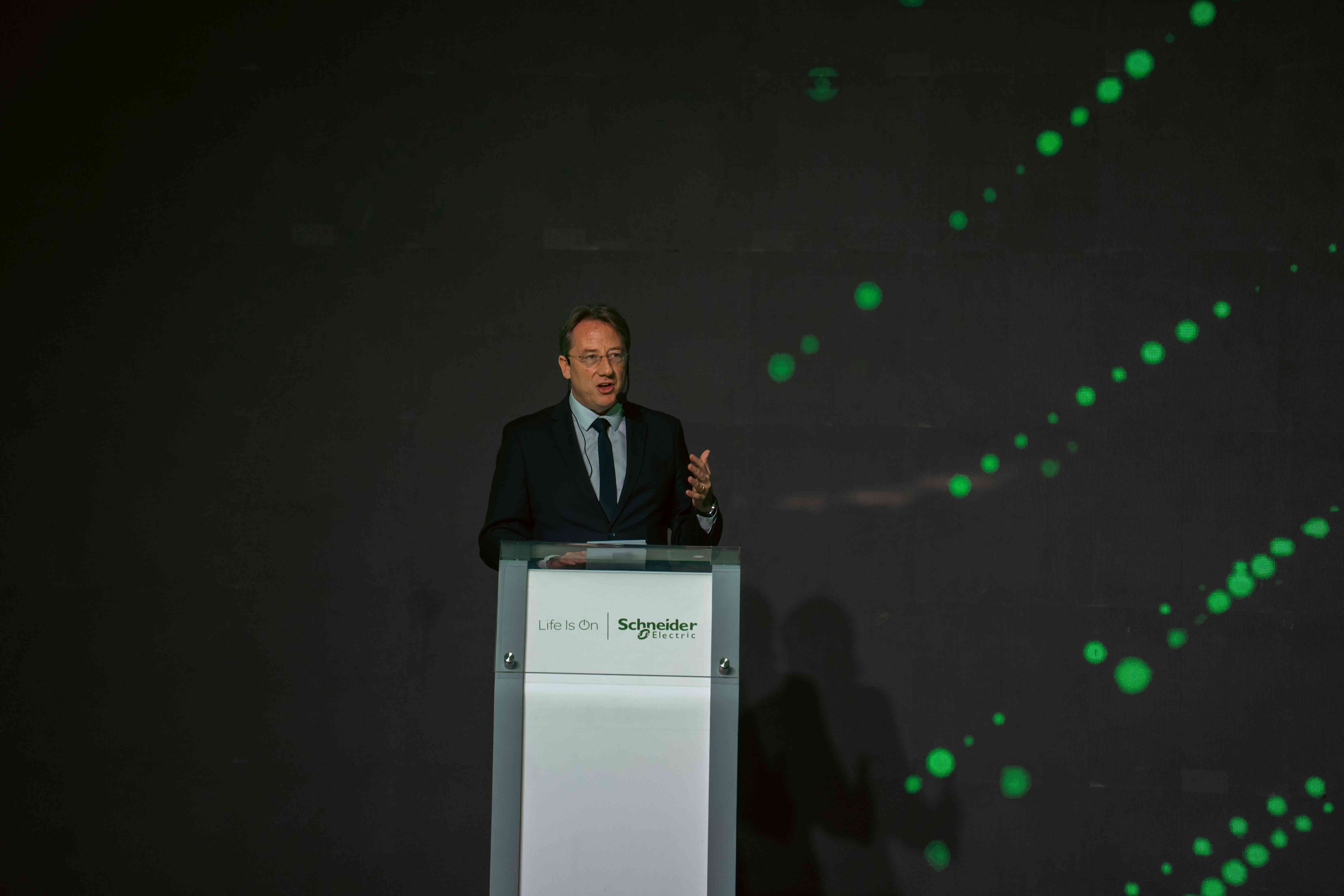 L’Arabie saoudite et Schneider Electric, ensemble vers un avenir sûr et durable