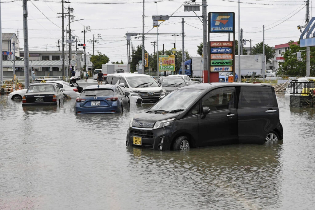Un mort et deux disparus au Japon dans des pluies torrentielles