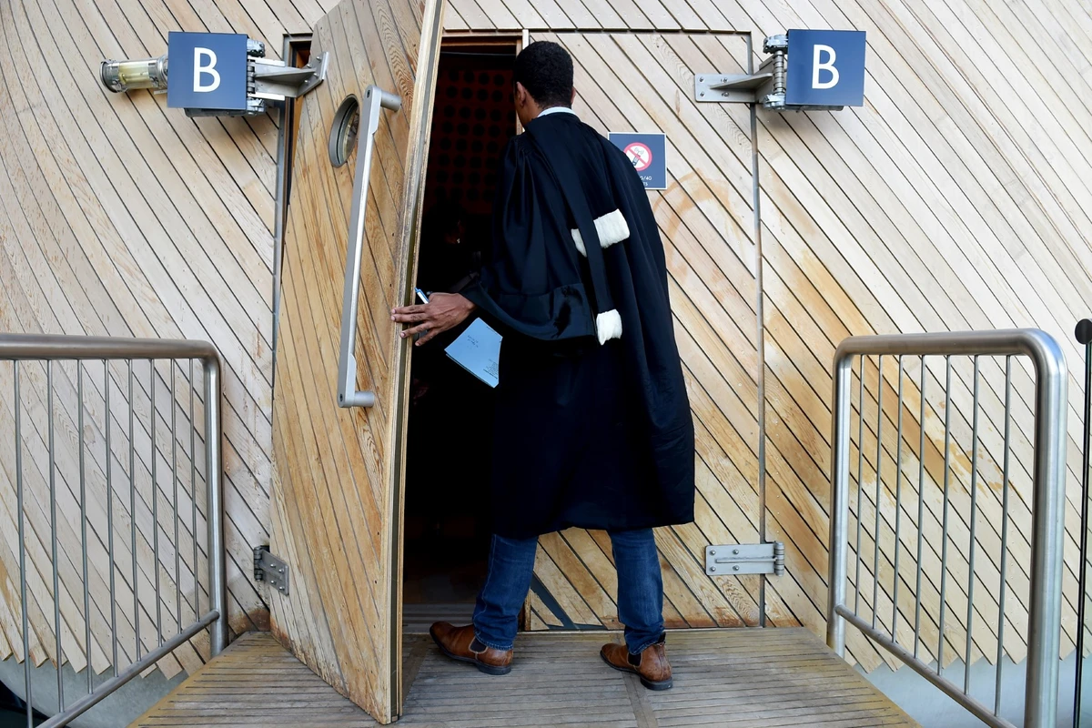 Prison ferme pour cinq agresseurs d'un jeune responsable RN