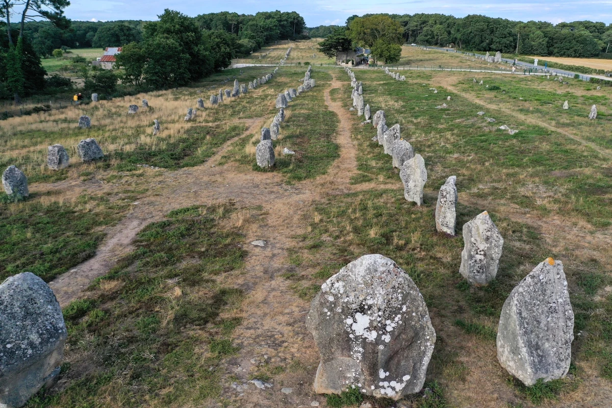 Carnac: les menhirs détruits n'avaient pas un caractère «majeur», assure la direction des affaires culturelles