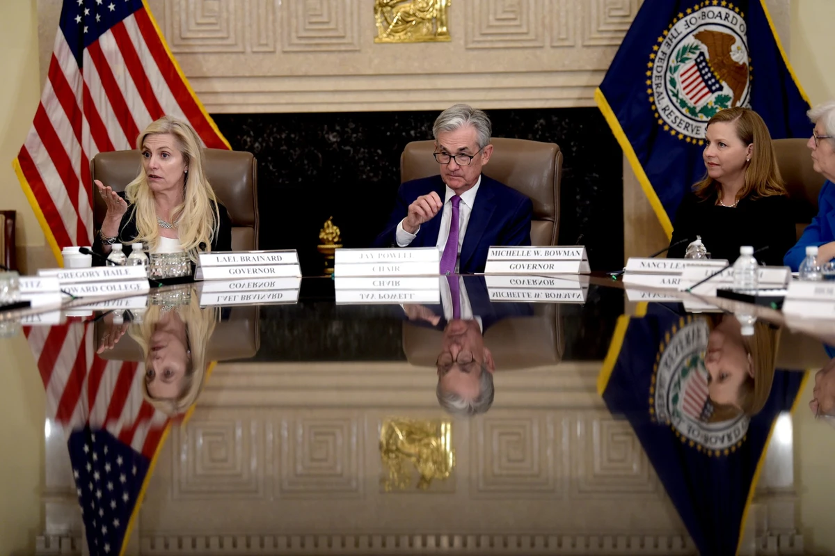 Faillite bancaire: une responsable de la Fed veut une enquête «indépendante»