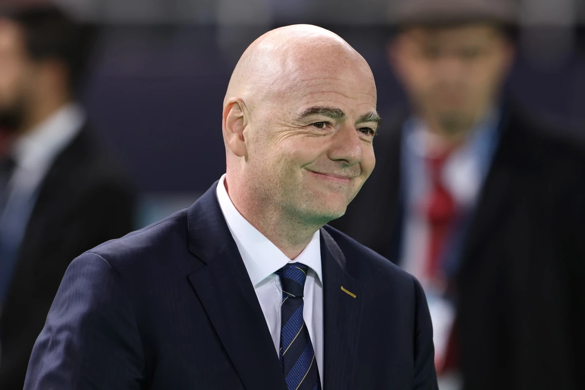 «Il faut arrêter un match» en cas de racisme, insiste Infantino après sa rencontre avec Vinicius