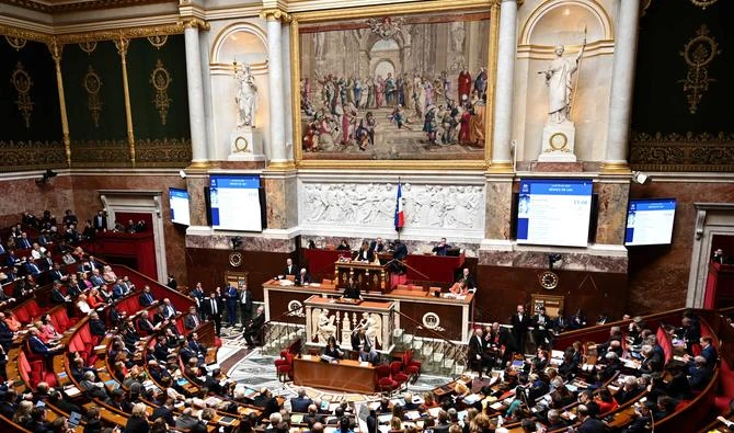 Influenceurs: le Parlement adopte définitivement un texte de régulation du secteur