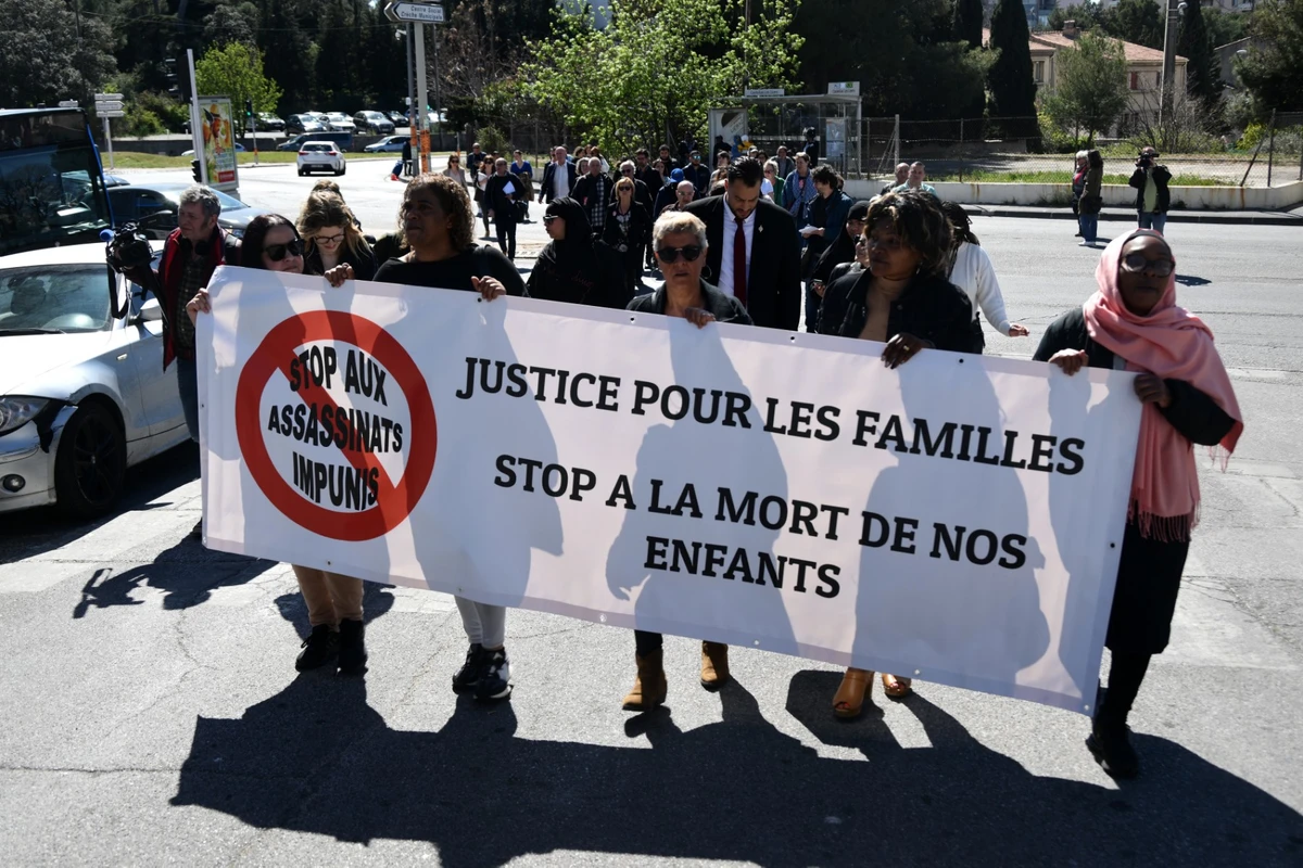 «Justice pour tous!»: Les proches des victimes de règlements de comptes et leurs soutiens défilent à Marseille