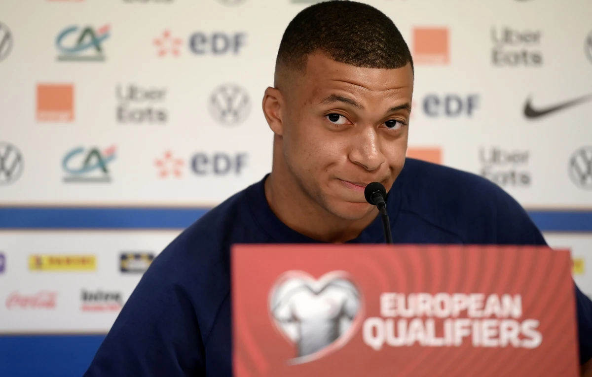 Foot: «Rester» au PSG est «ma seule option», réaffirme Kylian Mbappé
