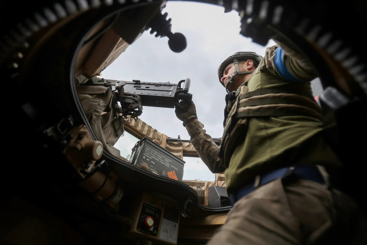 Ukraine: Dans la bataille pour Bakhmout, un canon qui s'use