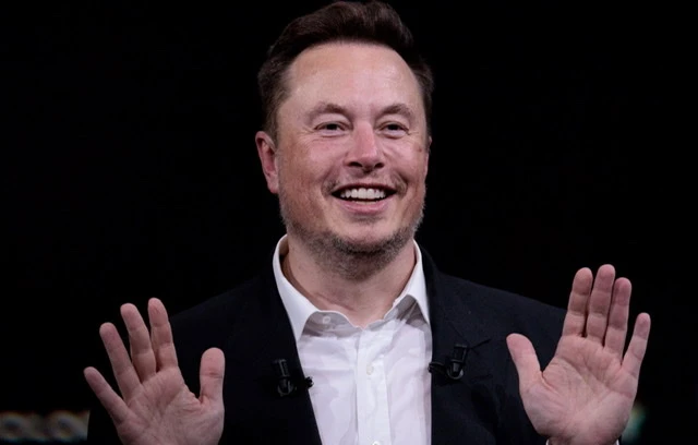 Voir Elon Musk à Paris, le «rêve» devenu réalité de fans français de la tech