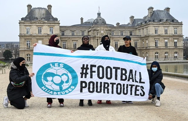 Voile dans le foot: La FFF dans l'embarras