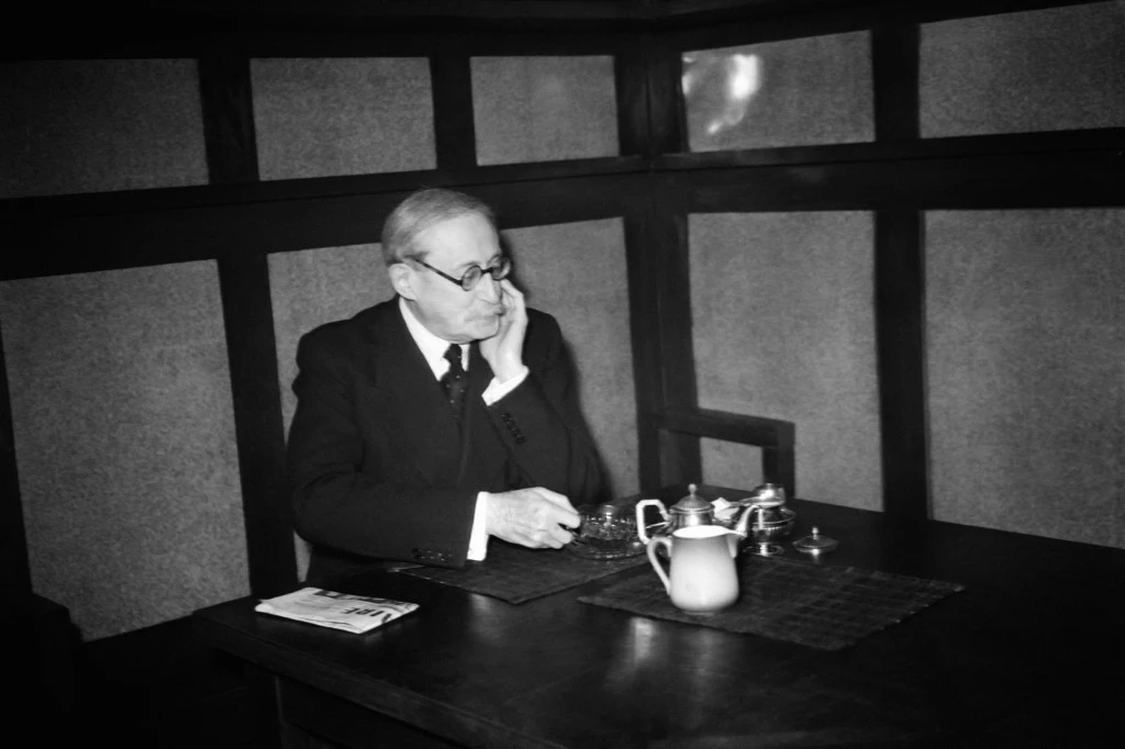 Théâtre: « Léon Blum, une vie héroïque », portée du podcast à la scène