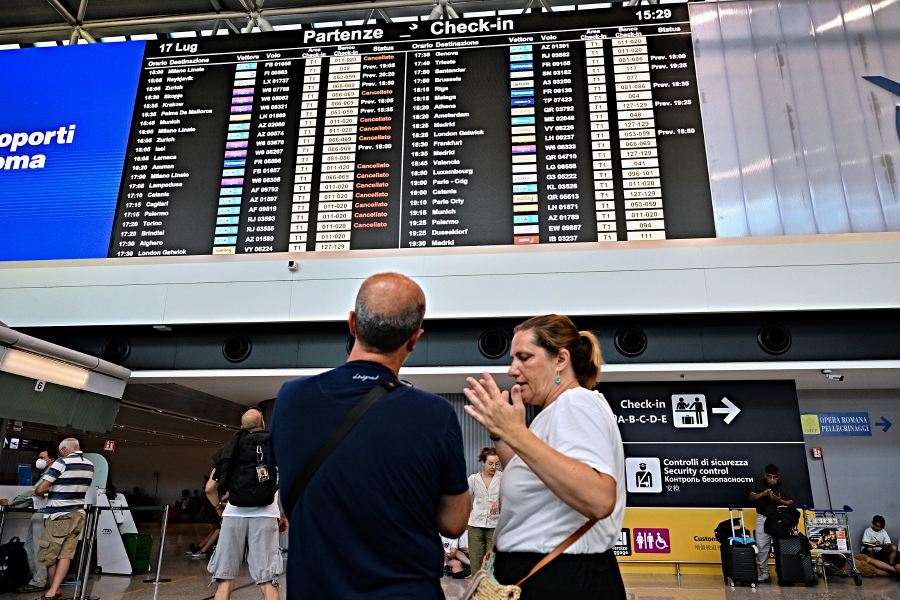 Un millier de vols annulés en Italie, une centaine en Belgique à cause de grèves