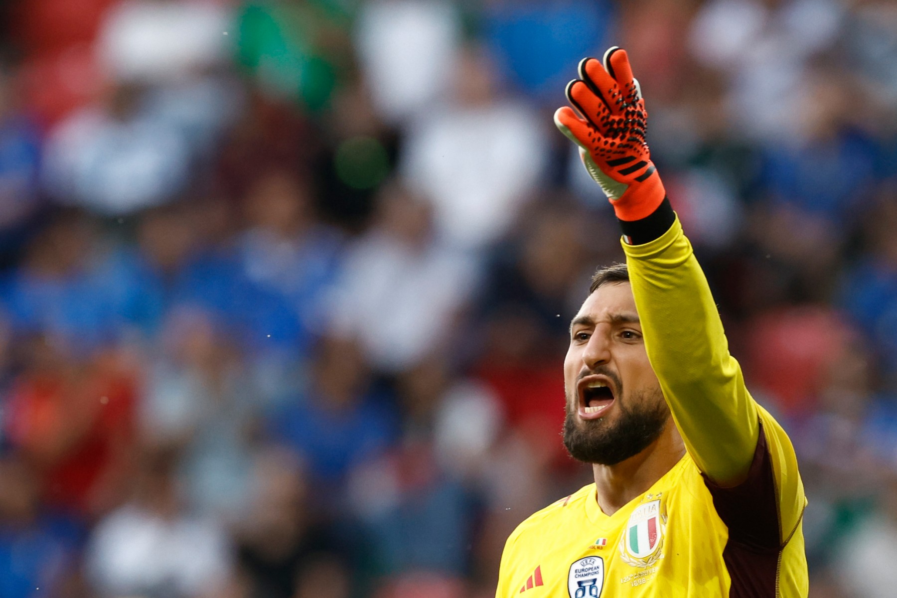Le gardien de but italien Gianluigi Donnarumma pendant le match de football de la demi-finale de l'UEFA Nations League entre l'Espagne et l'Italie au stade De Grolsch Veste à Enschede le 15 juin 2023. (Photo KENZO TRIBOUILLARD / AFP)