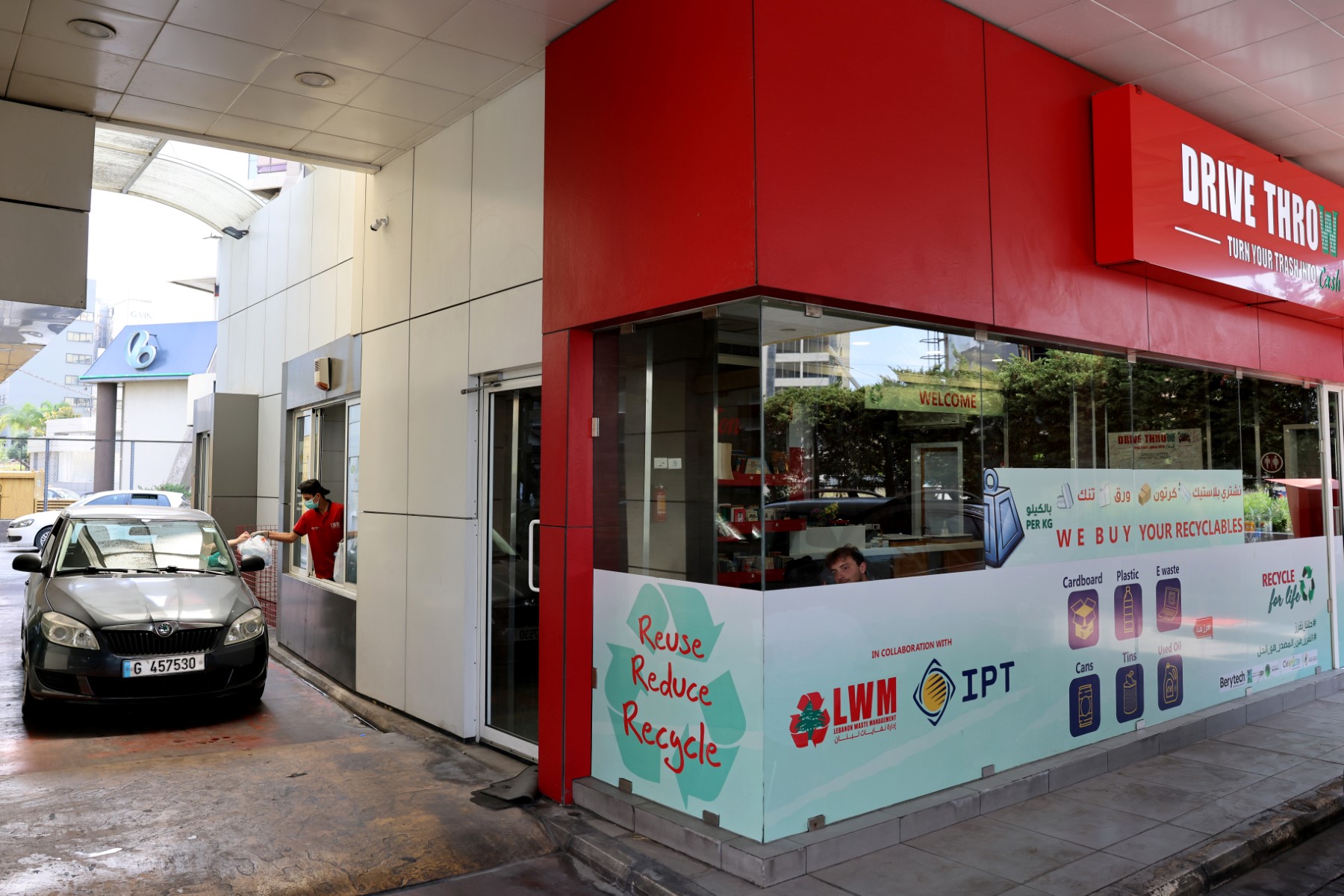 Au Liban, un centre de recyclage mise sur le «drive-throw»
