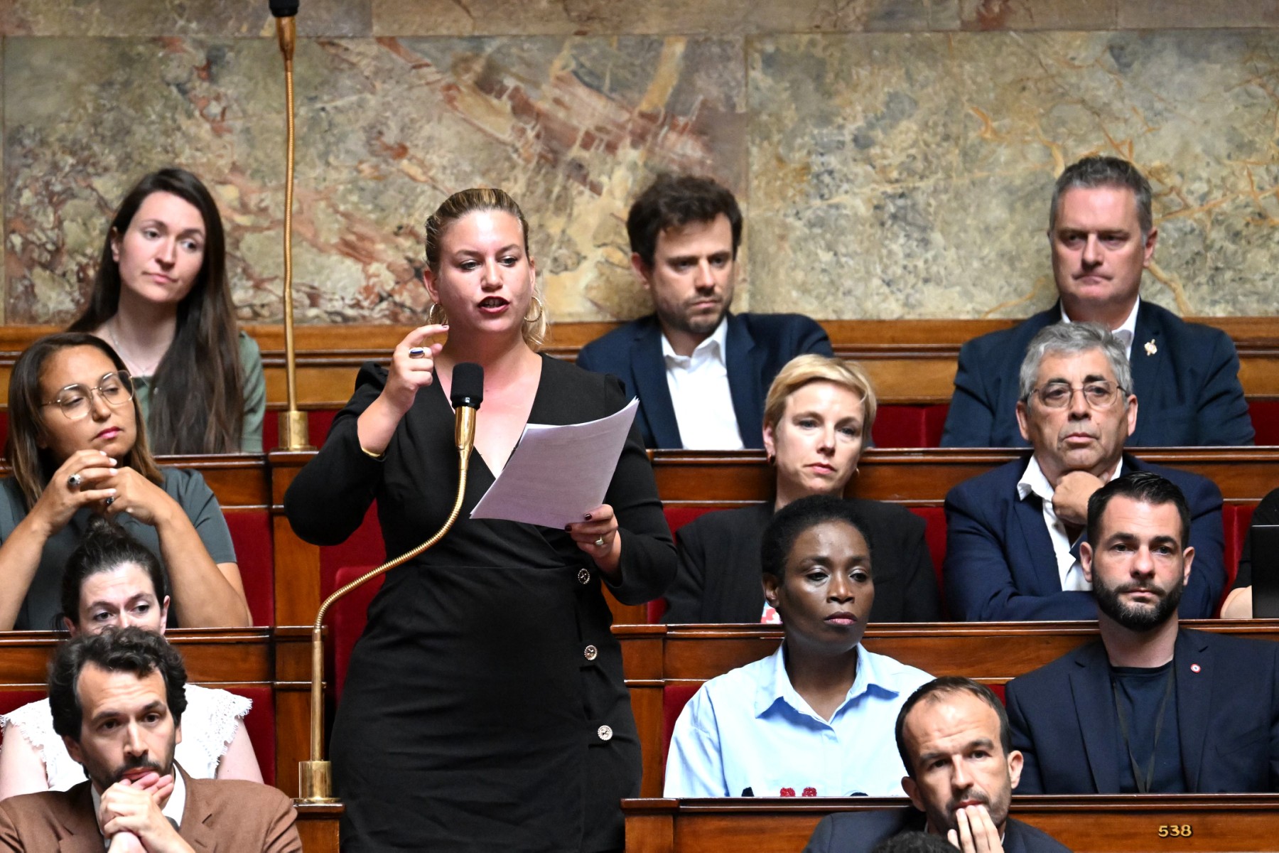 Emeutes: le «pouvoir a peur de la police» selon LFI