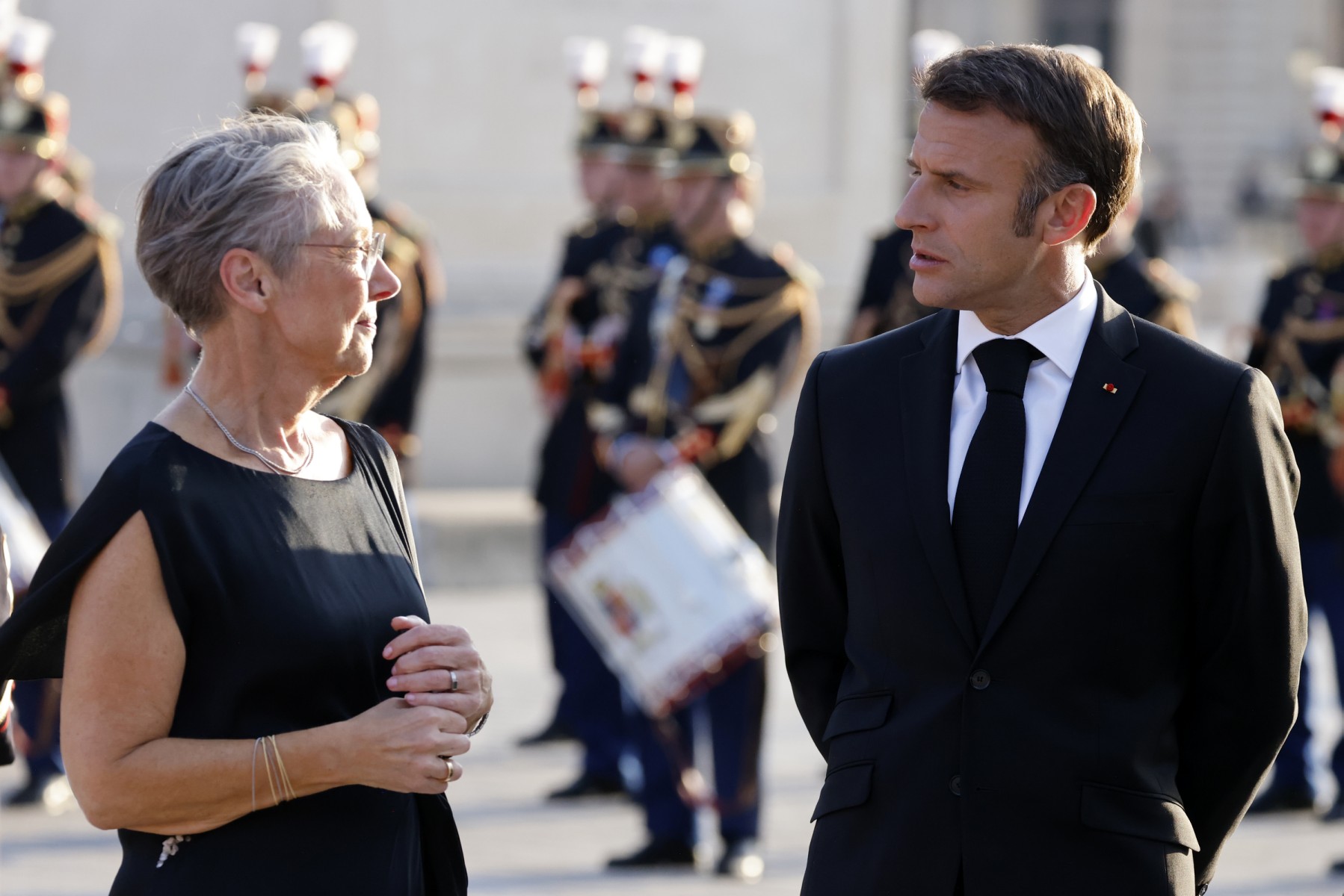 Un remaniement sans chambardement, Attal à l'Education et Rousseau à la Santé
