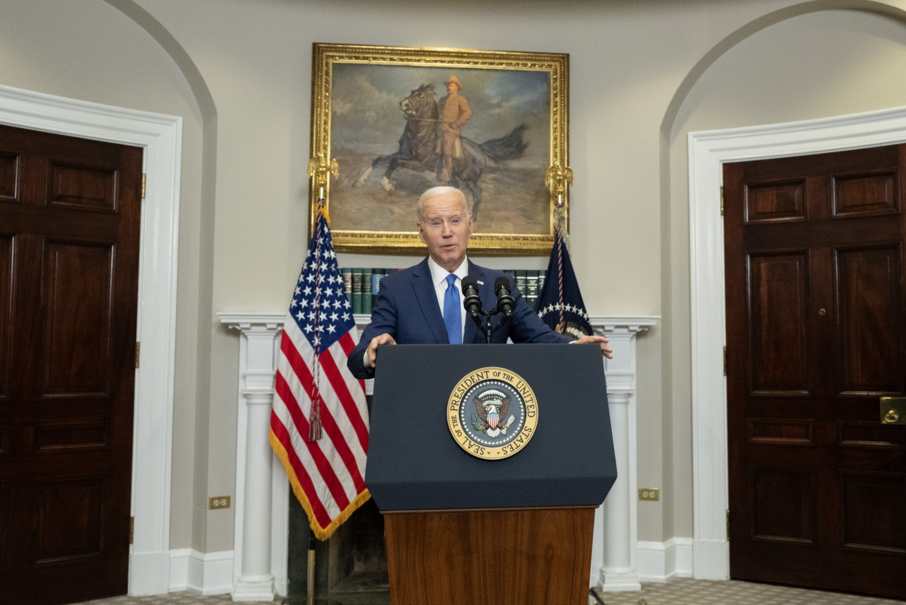 Biden fait pression sur les géants de la tech pour règlementer l'intelligence artificielle