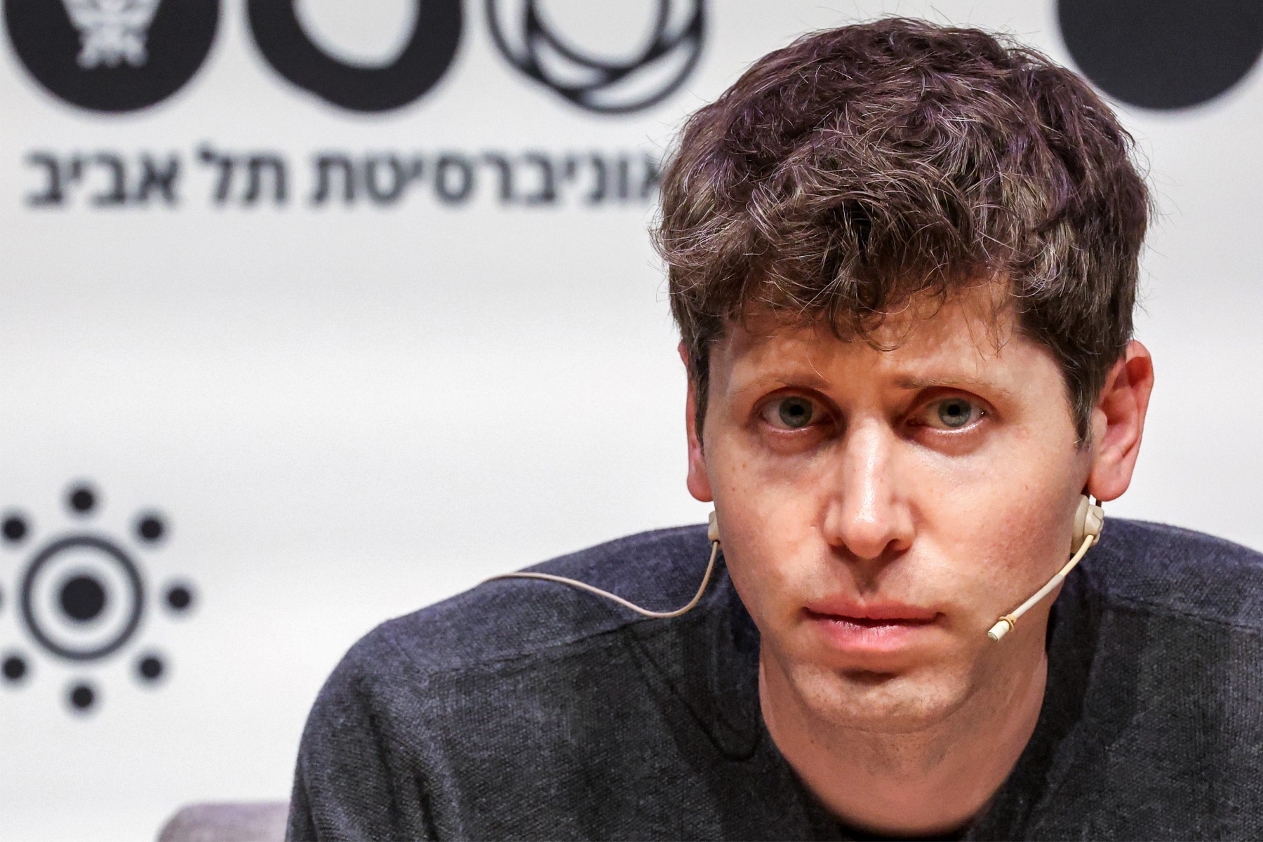 Sam Altman, entrepreneur, investisseur et programmeur américain, fondateur et PDG de la société d'intelligence artificielle OpenAI, s'exprime à l'université de Tel Aviv, le 5 juin 2023. (Photo Jack Guez / AFP)