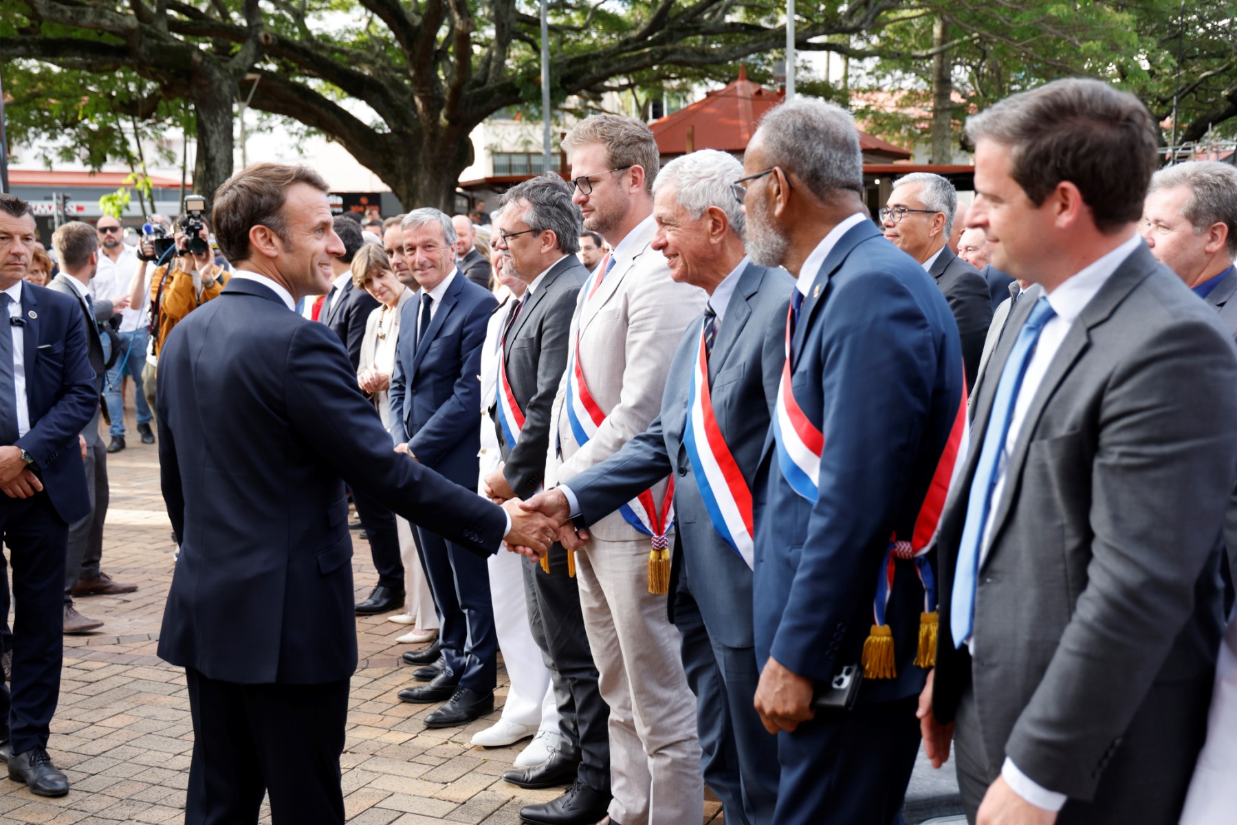 Macron: la Nouvelle-Calédonie «est française», révision constitutionnelle «début 2024»
