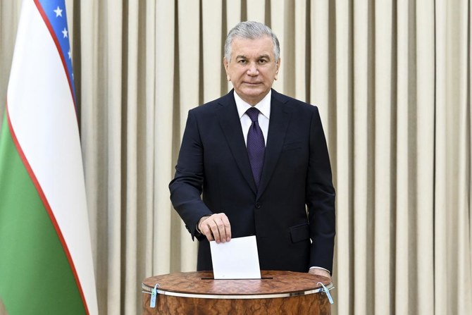 En Ouzbékistan, clôture du scrutin présidentiel promis au sortant Mirzioïev
