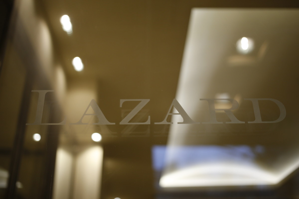 Le ralentissement des fusions et acquisitions secoue les banques d'affaires