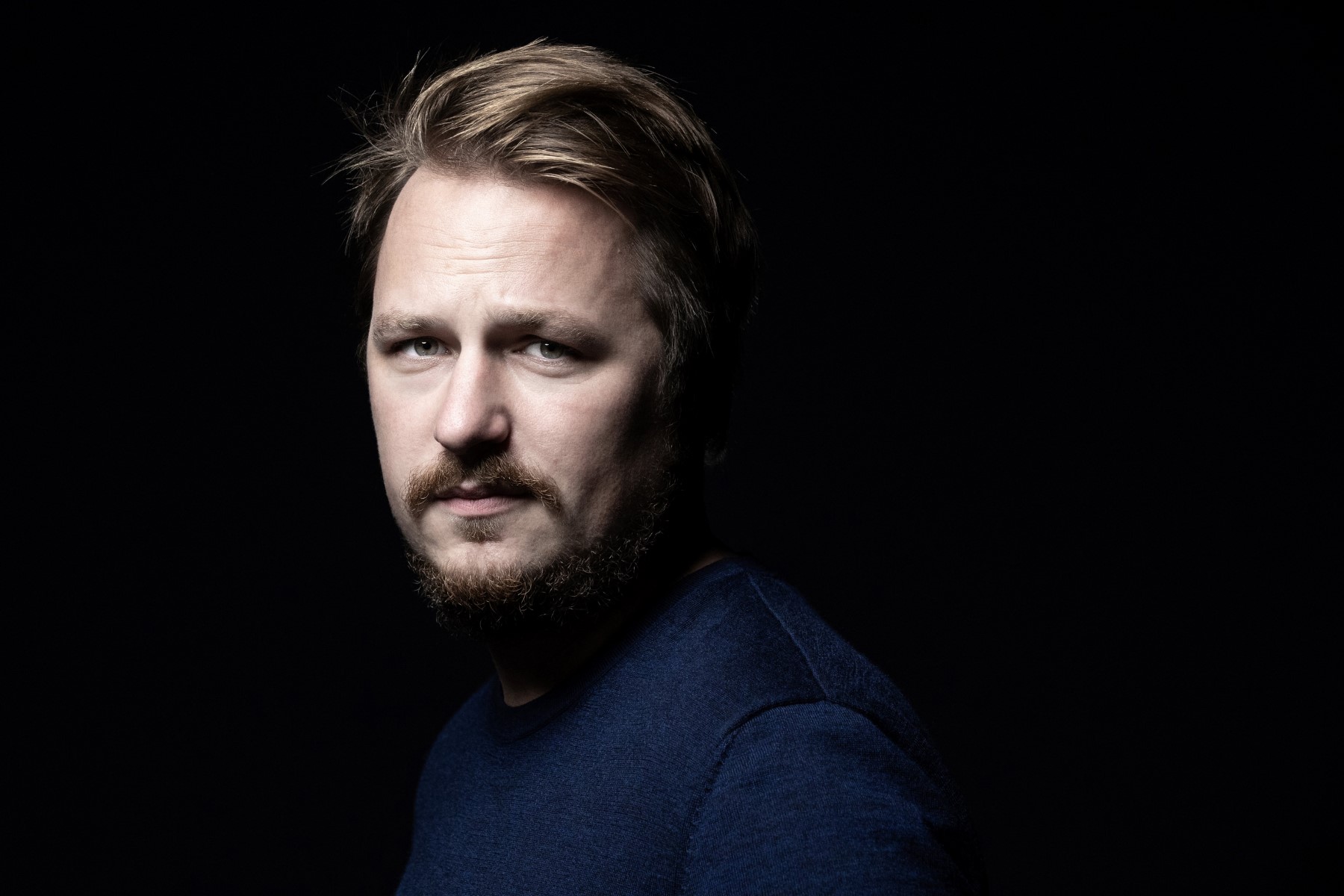 Le journaliste français Geoffroy Lejeune pose lors d'une séance photo à Paris le 28 septembre 2020. (AFP / Joel Saget)
