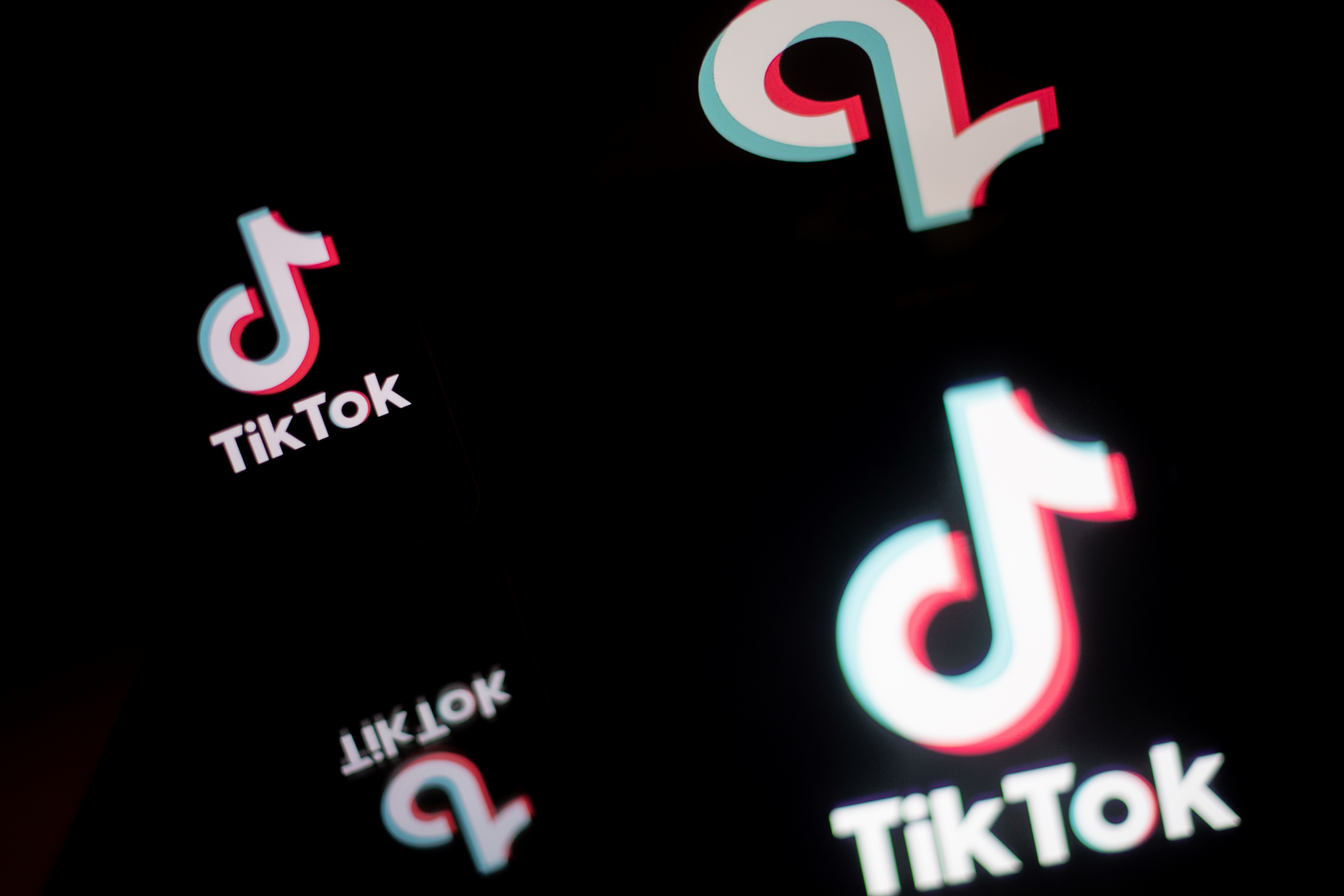 TikTok chasse sur les terres de Twitter, permet les messages avec du texte seul
