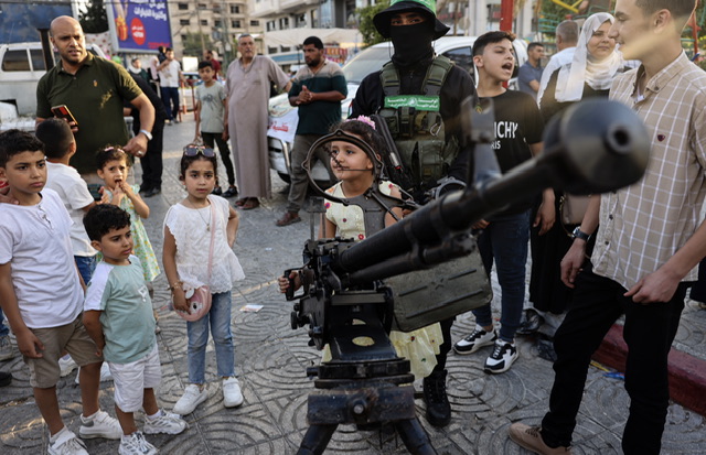 A Gaza, le Hamas expose au public pour la première fois ses armes et missiles