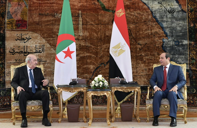 Algérie-Égypte: Tebboune et Al-Sissi conviennent d’une réunion