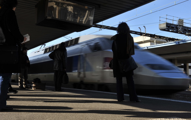 Coup de feu dans le TGV Annecy-Paris: L'auteur mis en examen et écroué