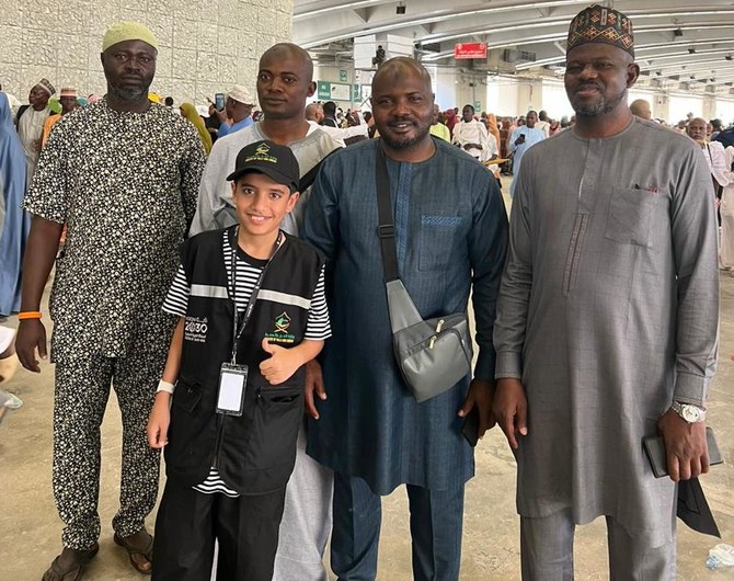 Un jeune Saoudien de 13 ans s’impose comme le plus jeune reporter de la saison du Hajj