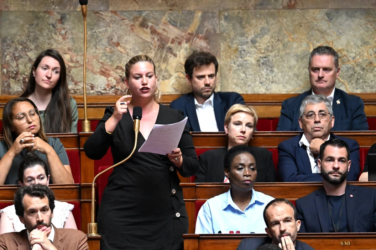 Emeutes: le «pouvoir a peur de la police» selon LFI