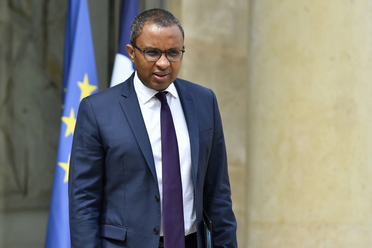 Emeutes: Pap Ndiaye ouvert aux sanctions mais pas à la suppression des allocations