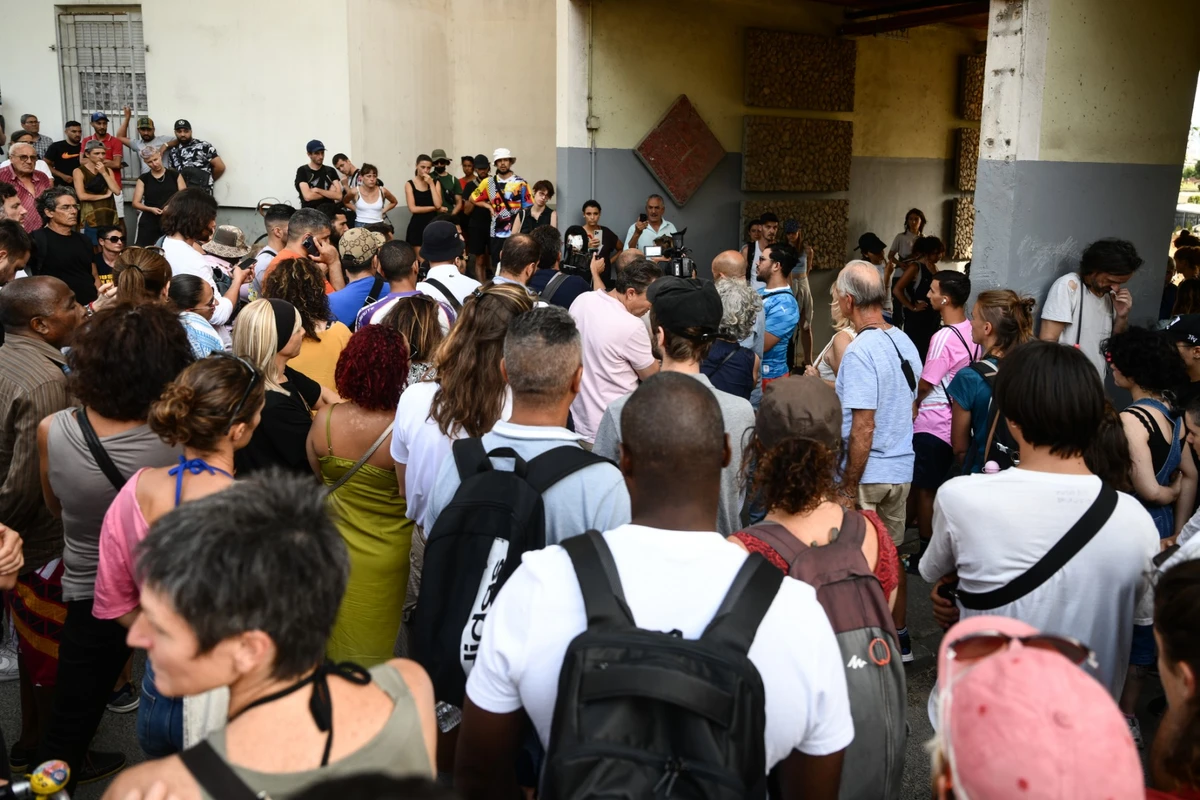 Marseille: Rassemblement pour Mohamed, possible victime d'un tir de LBD policier