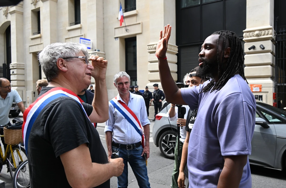 Rassemblement Traoré : la majorité à l'Assemblée demande des sanctions contre les députés présents