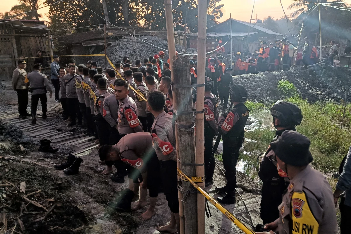 Indonésie : huit personnes, prises au piège dans une mine d'or illégale, supposées mortes