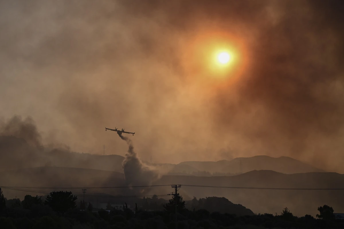 «Apocalyptique»: à Rhodes, la colère et le désespoir des habitants