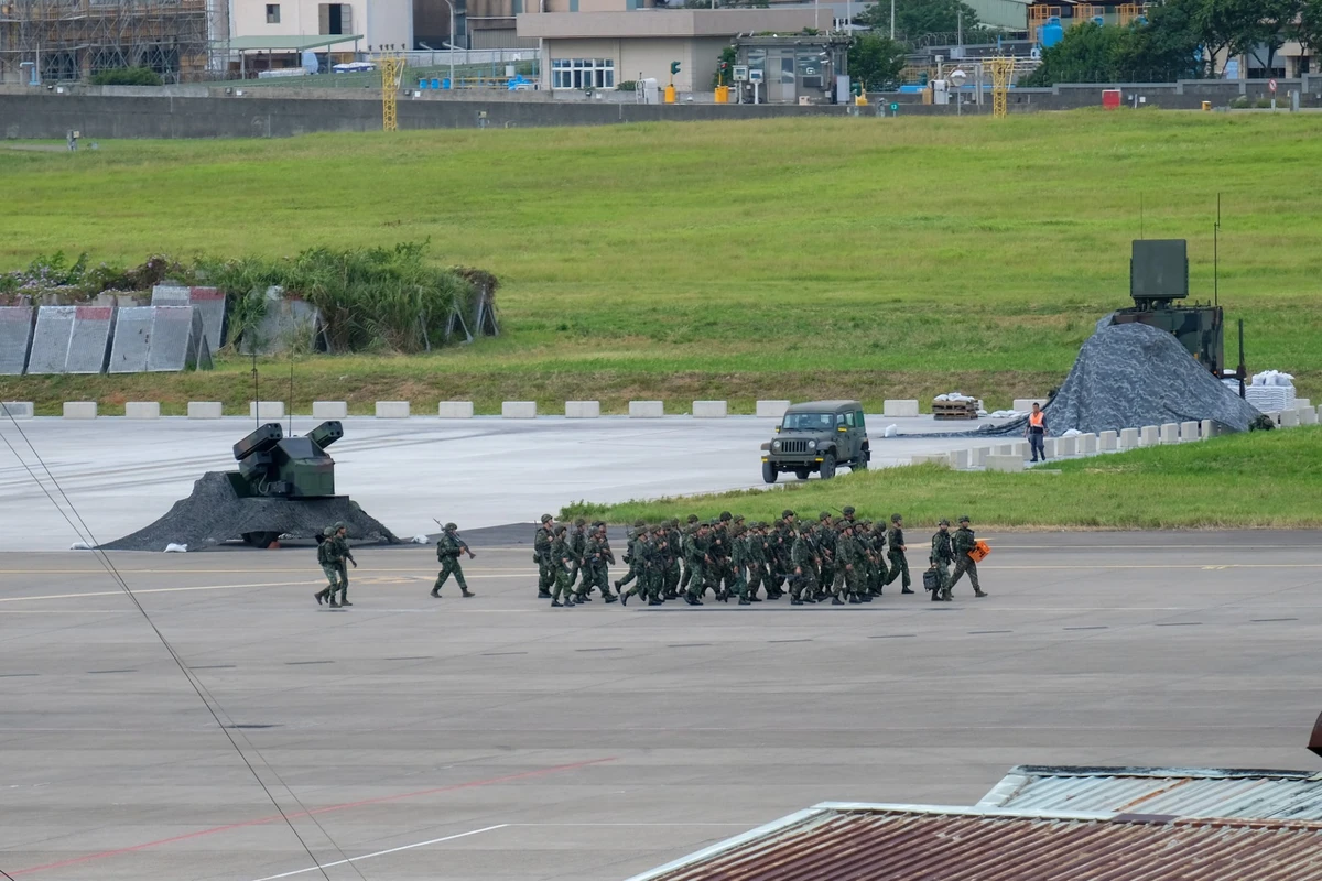 Exercices militaires de Taïwan simulant une attaque chinoise de son plus grand aéroport
