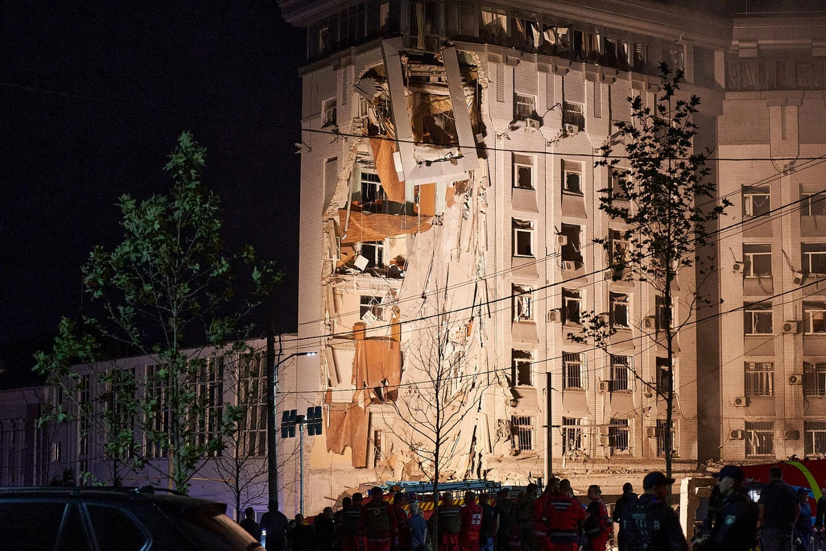Ukraine: Un missile russe frappe un immeuble à Dnipro, au moins cinq blessés