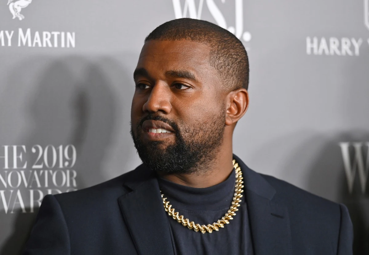 Twitter, rebaptisé X, rétablit le compte de Kanye West