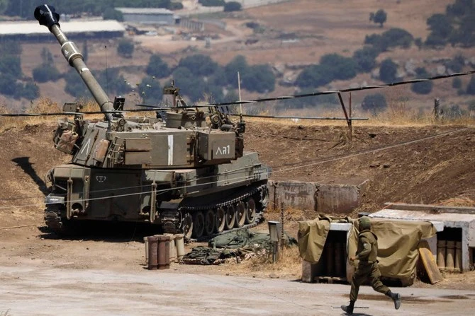 Les forces israéliennes bombardent un village frontalier du Sud-Liban