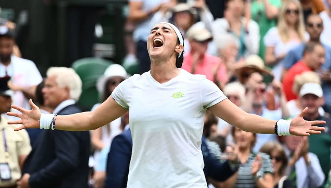Wimbledon: Jabeur bat la tenante du titre Rybakina et rejoint Sabalenka en demi-finales