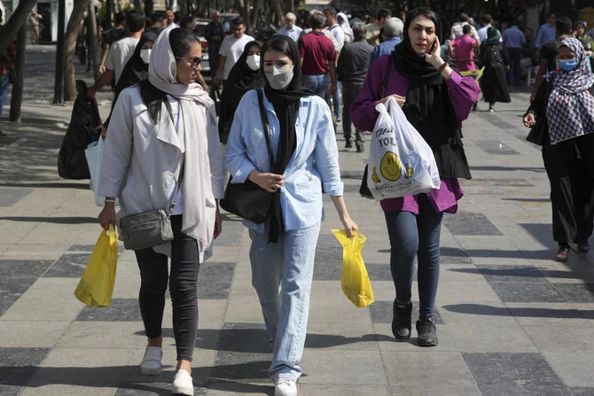 Iran: la police renforce le contrôle des femmes non voilées
