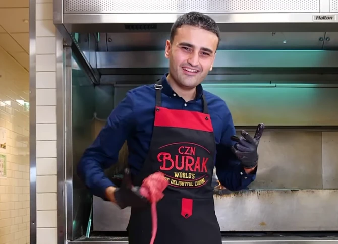 Le célèbre chef turc CZN Burak poursuit son père pour fraude