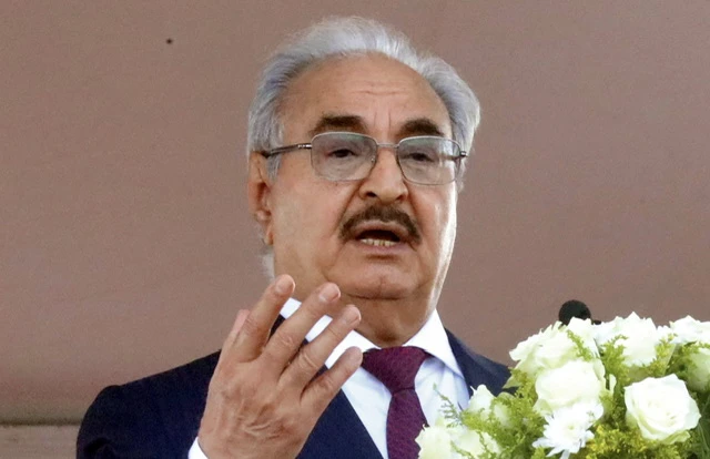 Libye: Haftar veut une répartition équitable des revenus pétroliers avant fin août