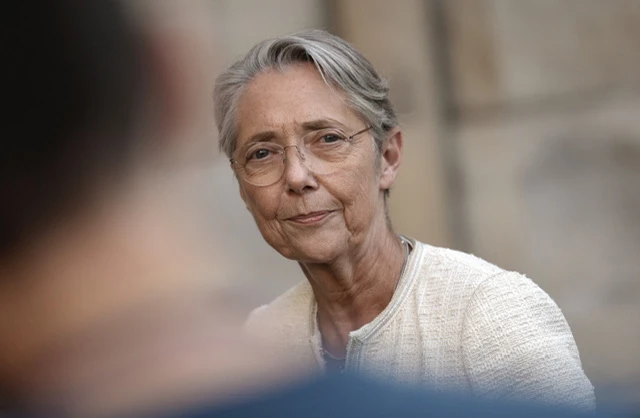 Nanterre: La cagnotte pour le policier initiée par «l'extrême droite» ne «contribue pas à l'apaisement», dit Borne