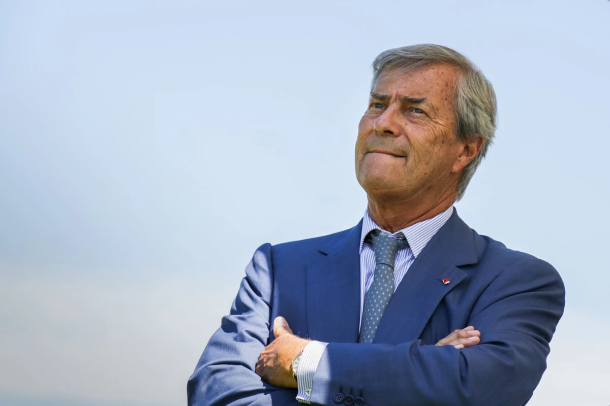 Bolloré et l'extrême droite: le gouvernement ne sait sur quel pied danser