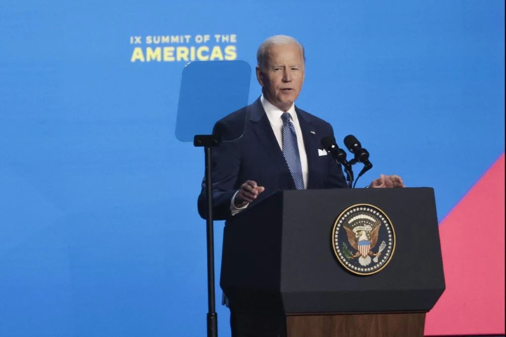 Le président américain Joe Biden prononce un discours lors de la cérémonie d'ouverture du IXe Sommet des Amériques au Microsoft Theater, le 8 juin 2022 à Los Angeles, en Californie. (Photo, Anna Moneymaker/Getty Images/AFP)